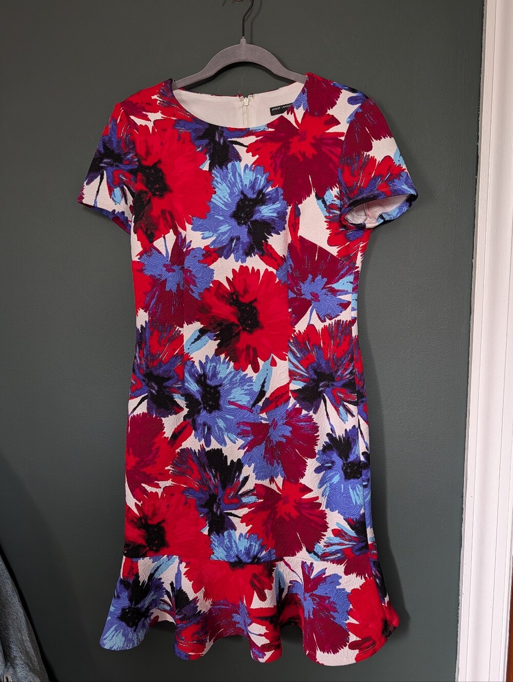 Maggy London Red, Blue & White Floral Flounce Sheath Dress 🩵